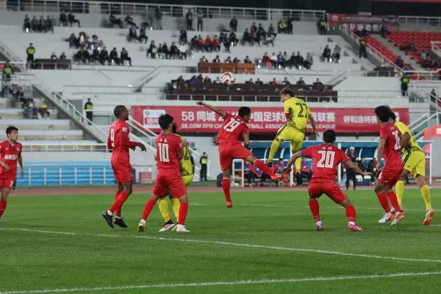  布雷斯特定位球战术奏效主场战平里昂显成效